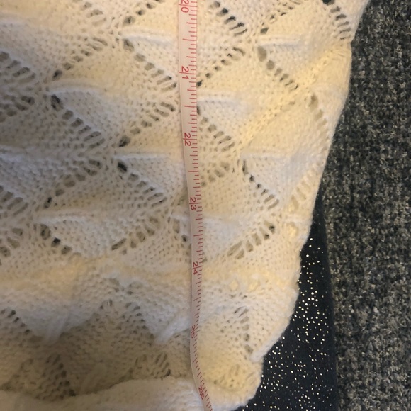 Forever 21 Oversized Comfy Sweater - Picture 4 of 10